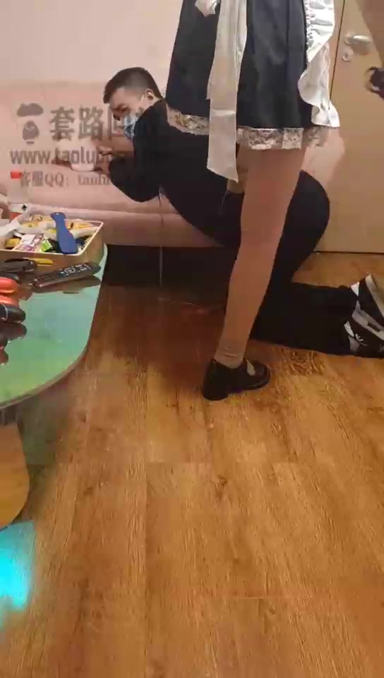 第一帅男神 暗访女仆店 开发纹身女仆 小姐成为女王