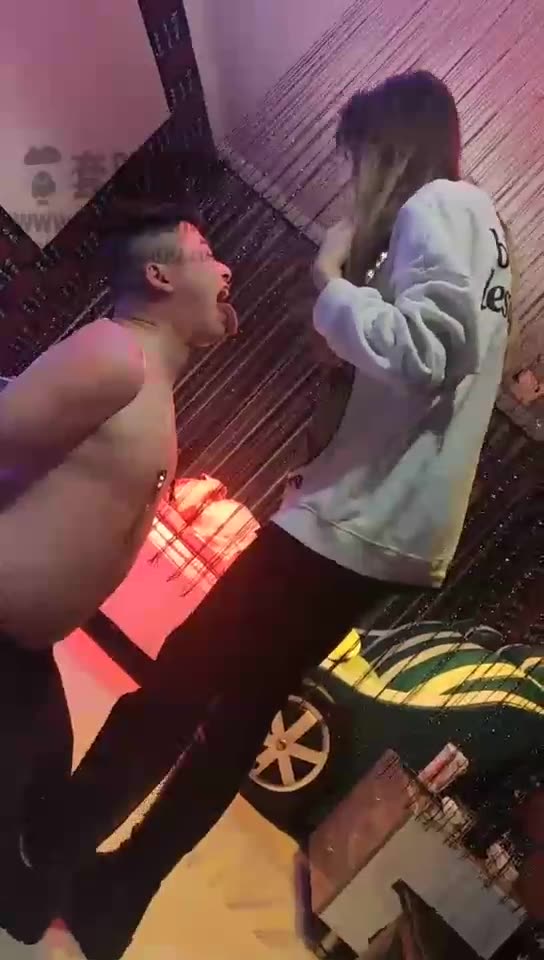 草莓 首次调教第一贱 进来看大成犯贱