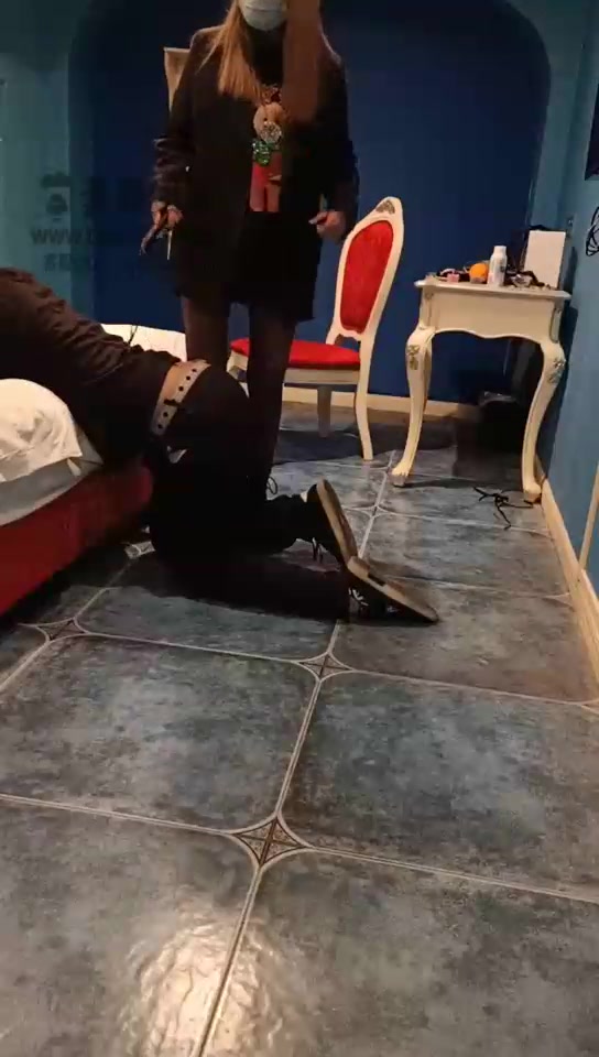 第一帅男神 极品美女柠檬和她闺蜜暴力调教