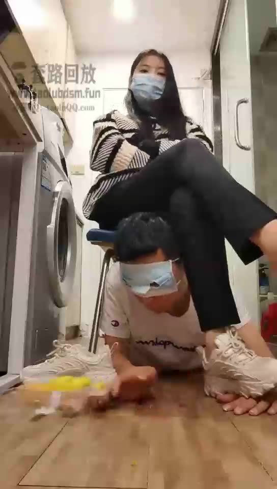 梵高 御姐强迫喂食 原味丝足裸足