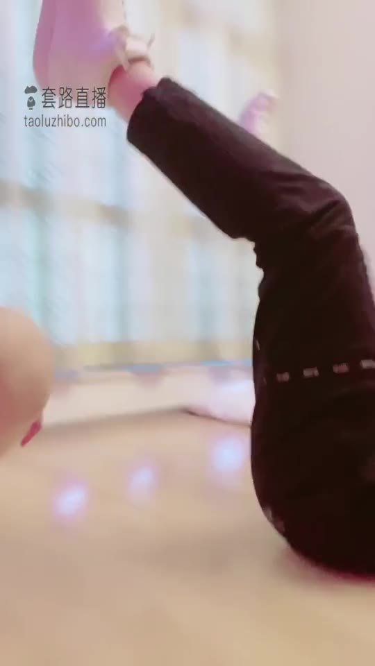 小劳拉 学生女S的反杀 下半场穿道服调教
