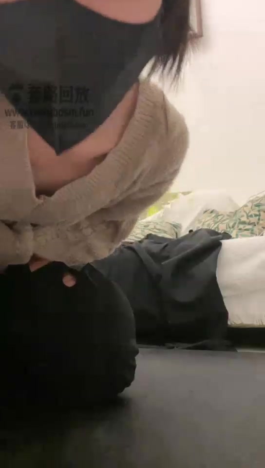 香菜 第一视角 骑马坐脸窒息舔脚闻袜