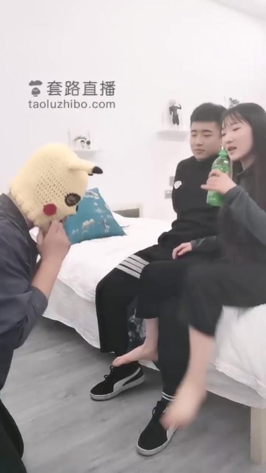 精神小妹 首次体验精神小妹情侣羞辱