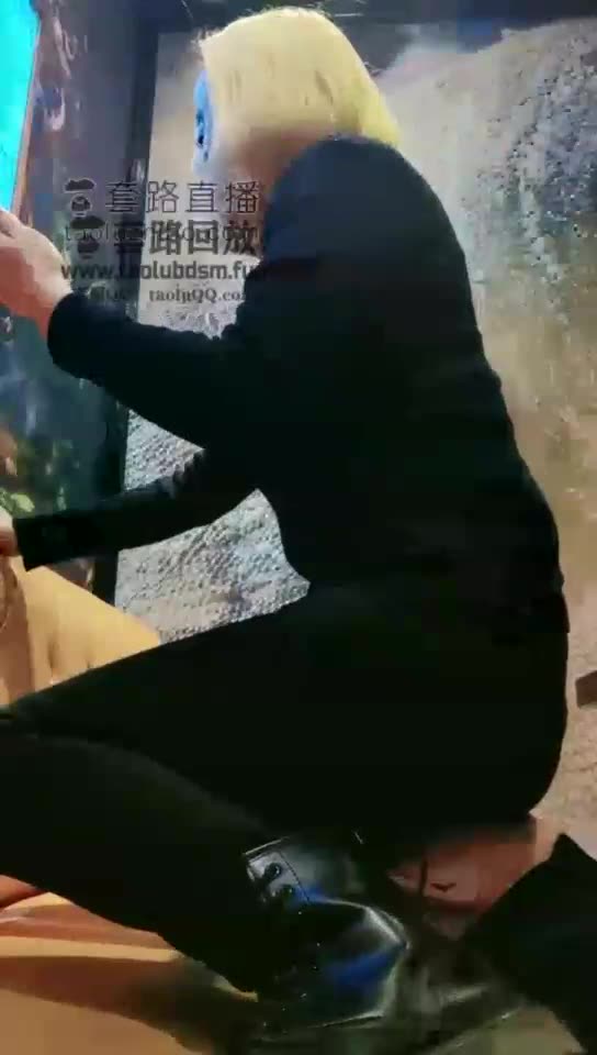 沈阳予 喝醉的小贱货 在ktv好一顿蹂躏