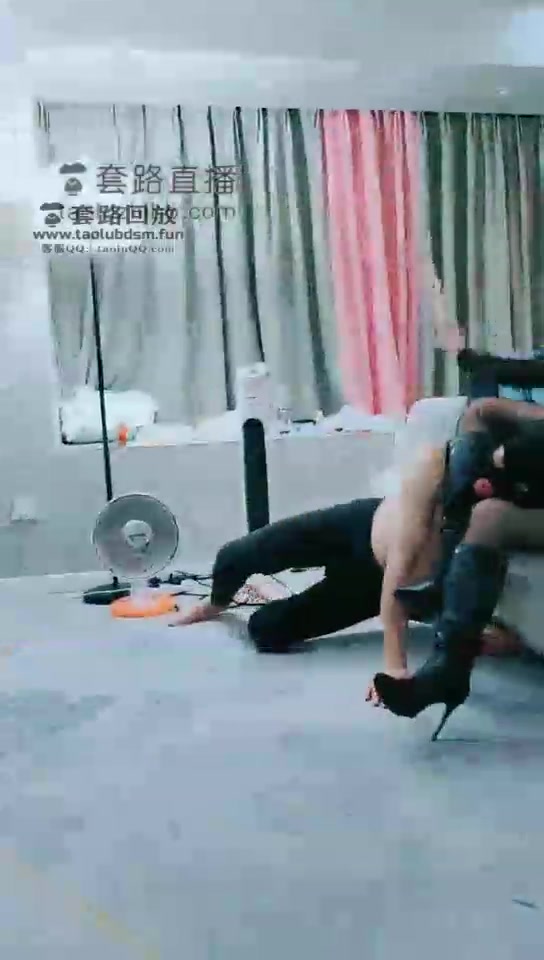 糖糖的小姨 和亲侄女暴力虐待老gou