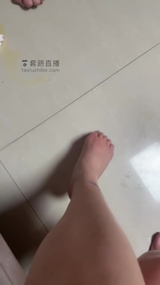 逗逗 倒立深喉 插到快窒息才放过它