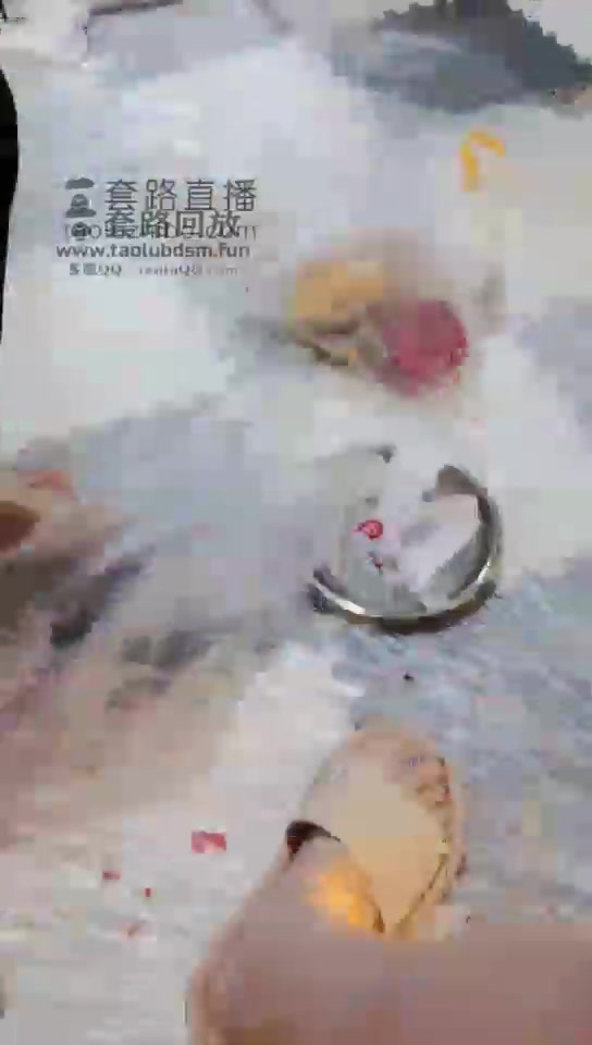 木秋夜深了 足喂食踩烂食物混合圣水给狗吃木乃