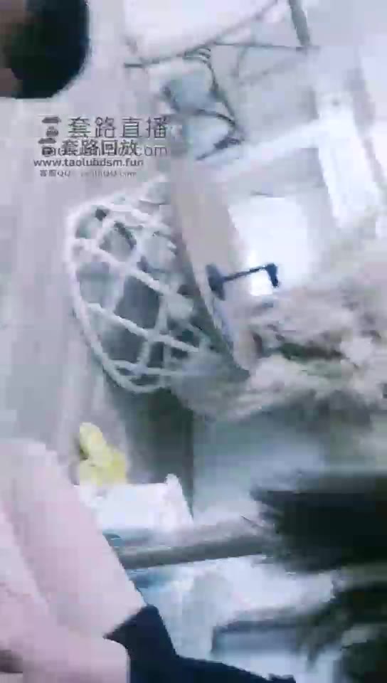 queen萝 耳光踩踏舔高跟鞋