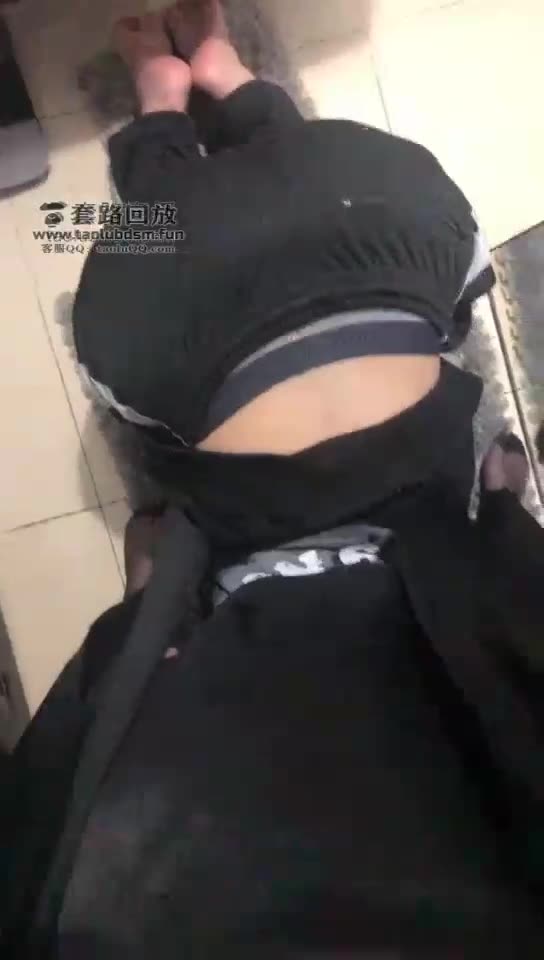 臀臀 看贱狗伺候主人（二）