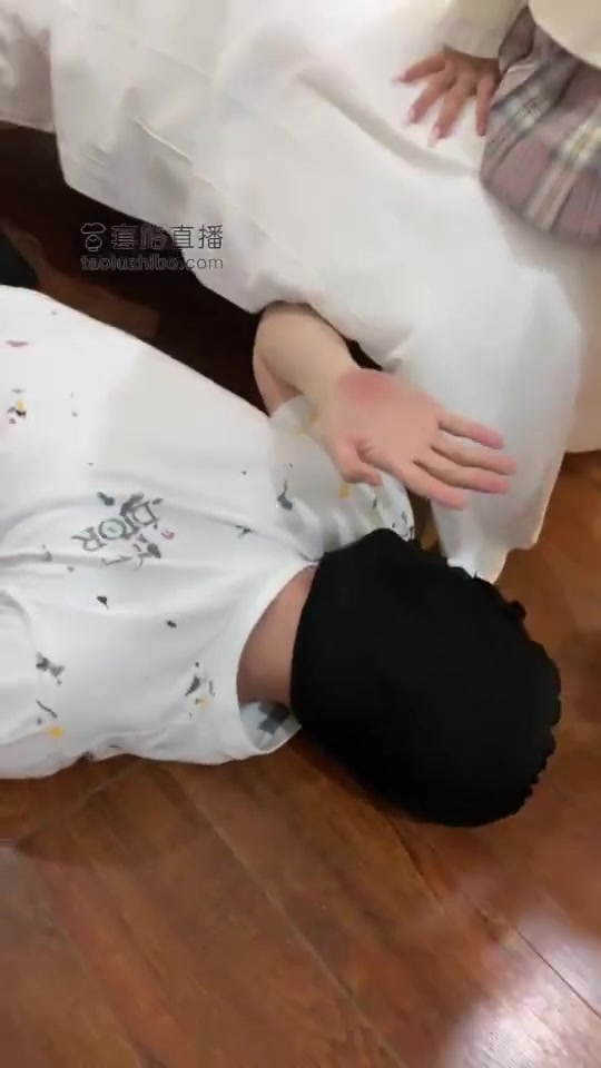 甜甜 闺蜜的渣男对象想搭讪我 下集