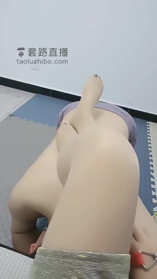 珍惜女王 深喉调教