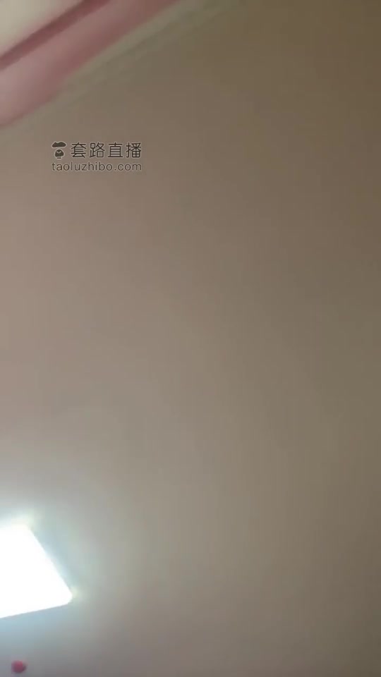 逗逗 重罚贱狗 圣水与奖励贱狗口舌