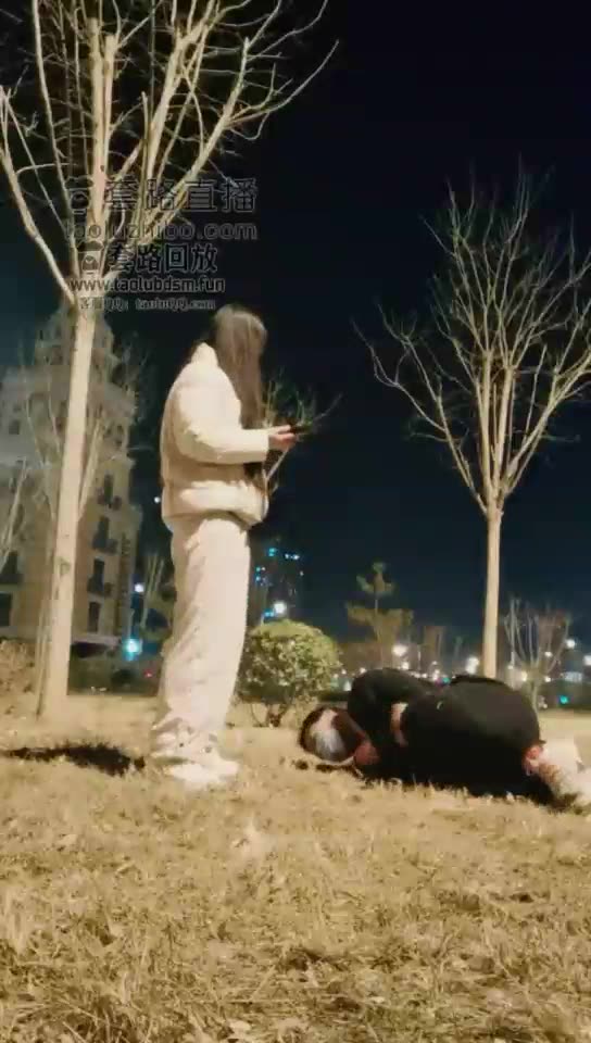 猫神大人 户外调教 暴打猥琐男