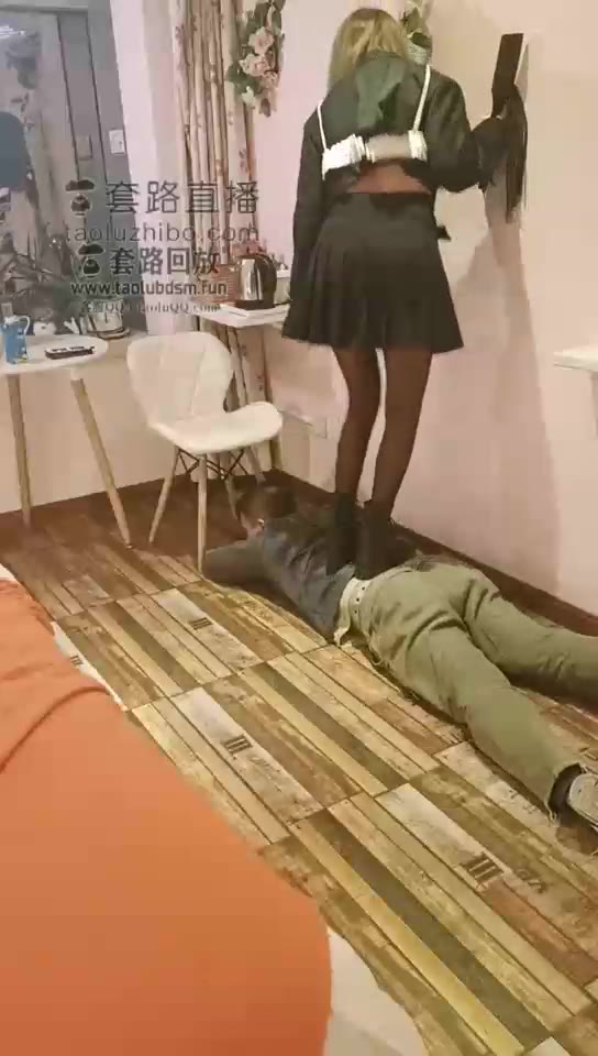 第一帅男神 耳光 鞭打 打手心 踩踏 踢档