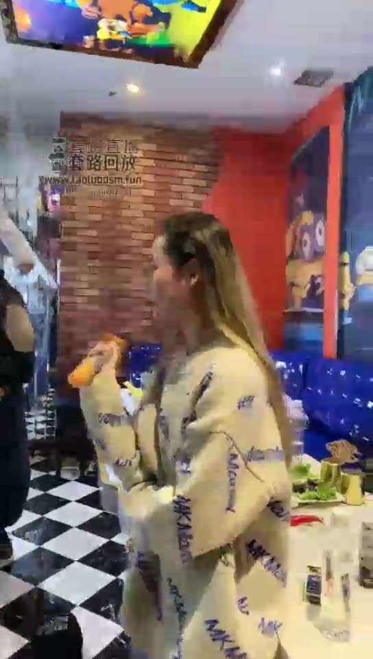 二宝和宝儿 双主极限踩头 骑脖子 反抗惹怒 变暴打场