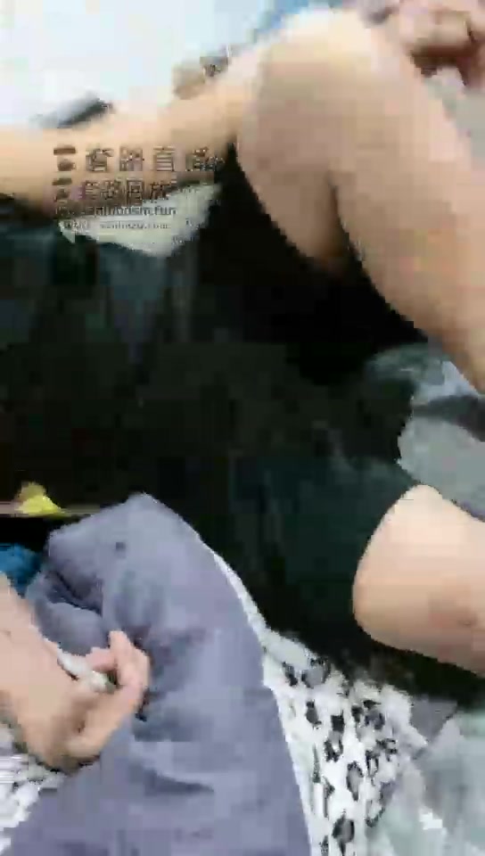 佛山佛果 开发素人光头强 坐脸 舔脚 虐乳 闻屁