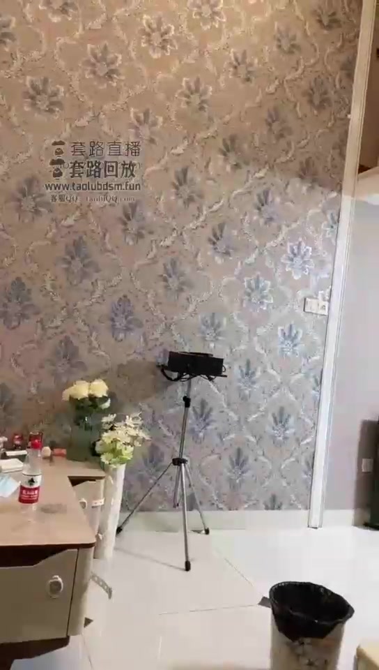 香菜 和圈养狗跨年后首次调教二