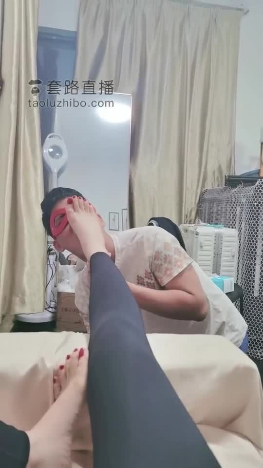 little slave to lick feet