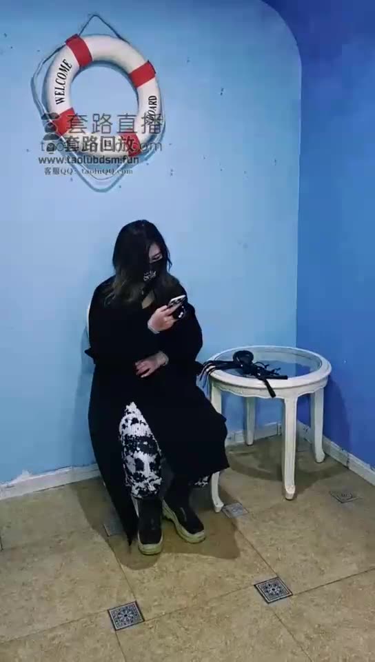 第一帅男神和依依 美女首次暴打男神 抽耳光 揪耳朵 鞭打 踩踏 踢裆