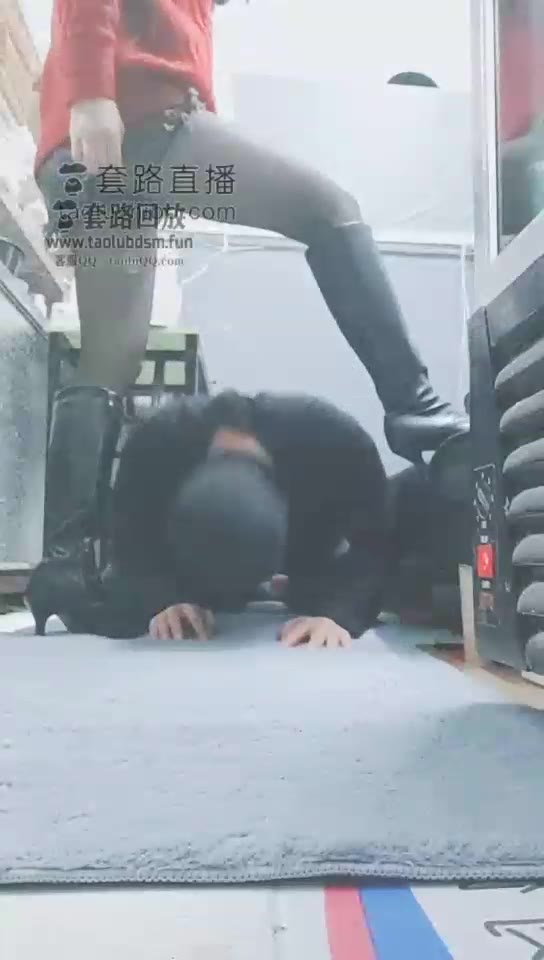 灵竹 连续踢裆 踢废贱狗