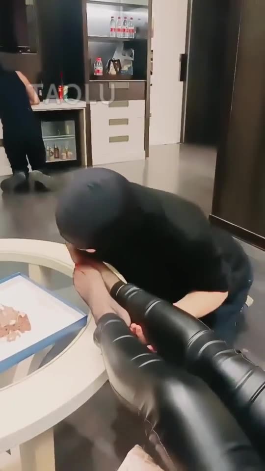 羽诺 家奴侍奉情侣主