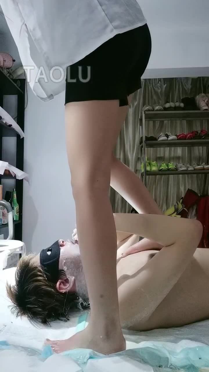 傲柔 弹力床上全体重深喉 喷奶狂吐