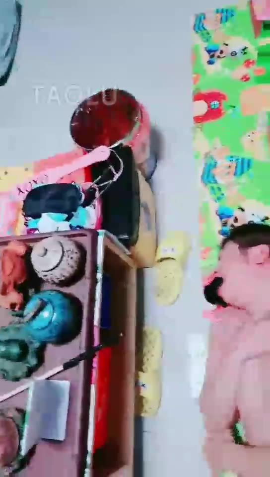 筱璐和冰冰女王 一起玩狗