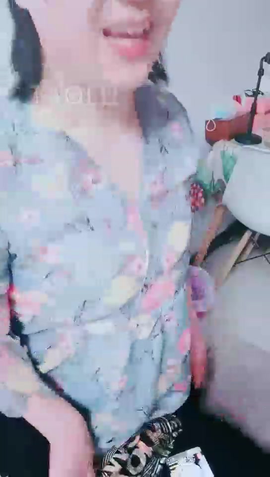 冰冰女主和王馨钰 双主口舌 榨精