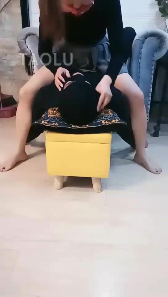 美彤 活在主人腾下、脚下的贱东西