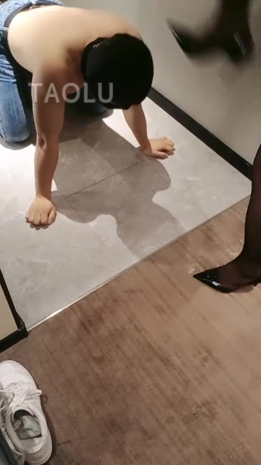丹祖宗 重度踩踏 口水 耳光 圣水 深喉 踩食