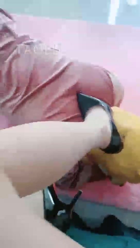 安娜妈妈 暴虐不听话的狗儿子