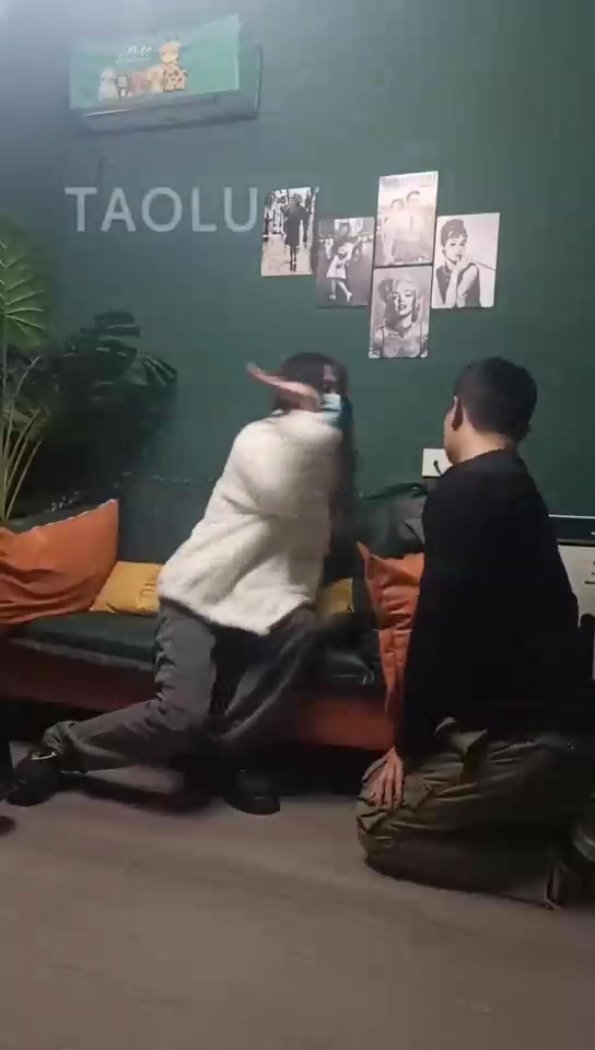第一帅男神 调教耳光 鞭打 踩踏