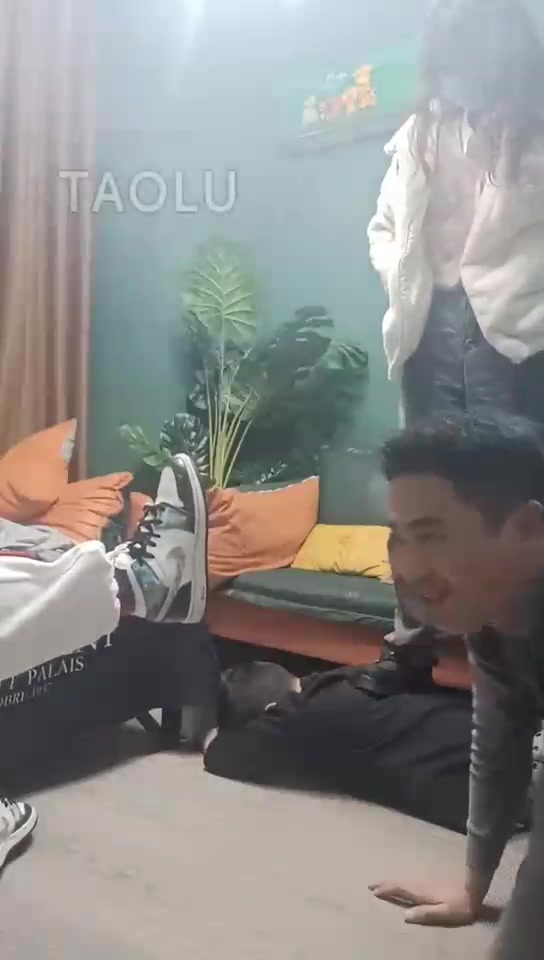 第一帅男神 调教耳光 鞭打 踩踏