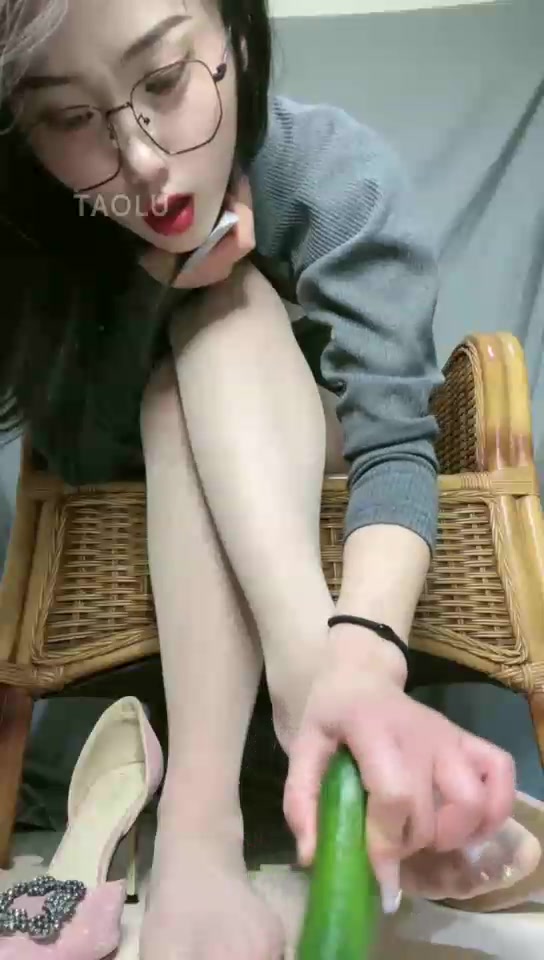 晚晚 第一视角 扑克骰子红绿灯 拍蛋 耳光