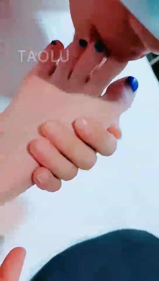 天秤主 沉浸式舔美脚