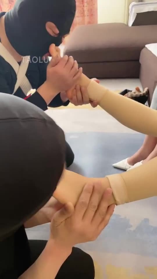 二宝 新素人原味舔脚 素人骑马 口水