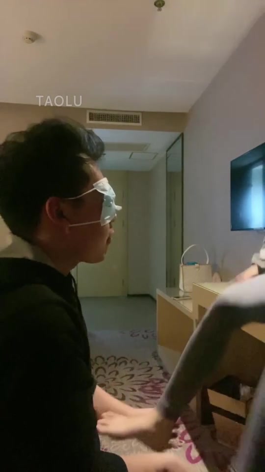 罗宾 拖鞋猛抽耳光 美脚踩踏 深喉