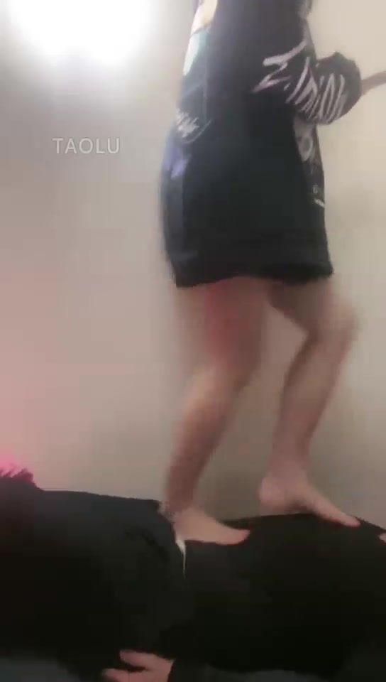 黑兔sama 调教贱狗踩踏