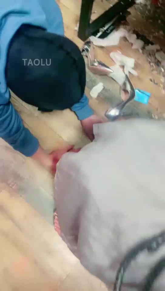 逗逗 KTV 暴打偷舔我鞋的傻逼（二）