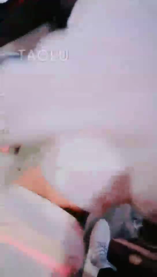 妩媚娘 狗狗来了 狠狠耳光 踢裆