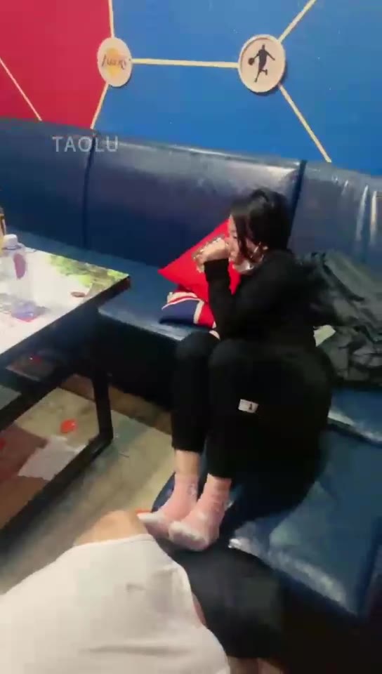 逗逗 ktv随意玩弄贱狗