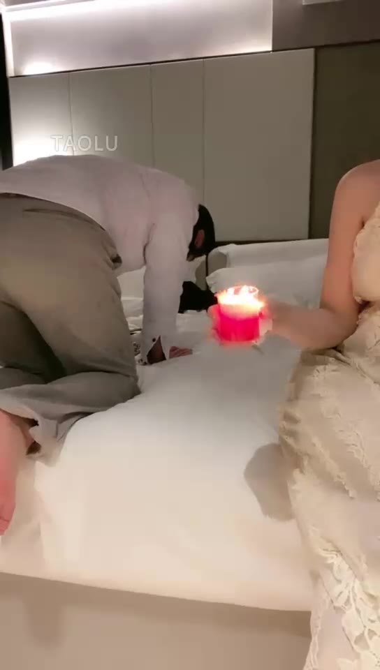 芊白大大 狗太贱了 一直跑追着暴打加踢档