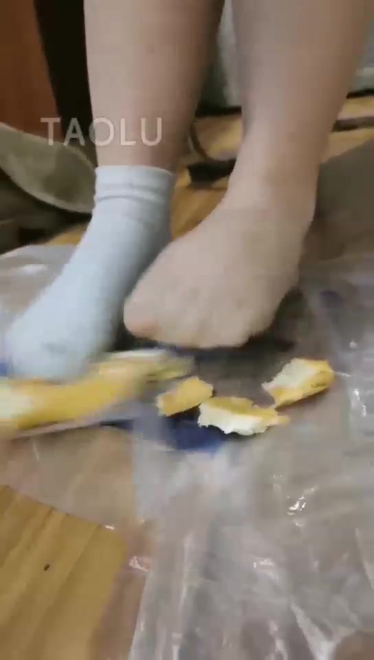 南倾 肉丝 给贱狗准备晚餐