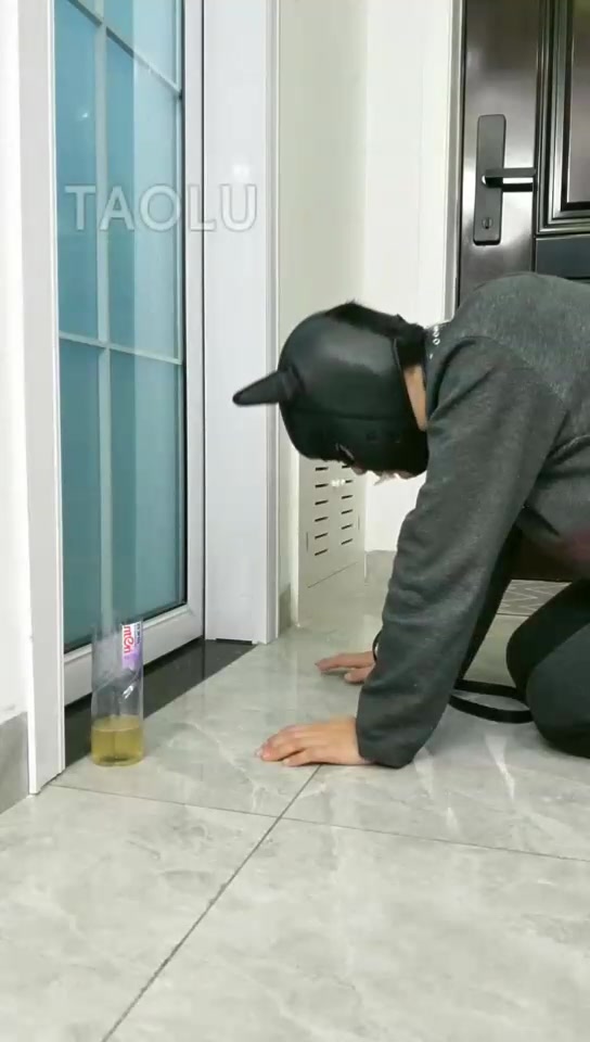 情侣月儿 伺候情侣亲热