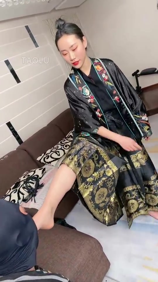 二宝 带女奴群调各种狗子比赛
