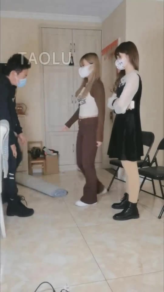 小怡 首次调教踢碎了 你别做男人了
