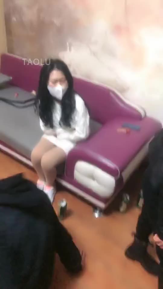 逗逗 开发纯素人表妹 调教贱狗