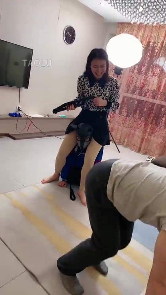 二宝 带素人宝宝骑马 咀嚼 吐脸 圣水