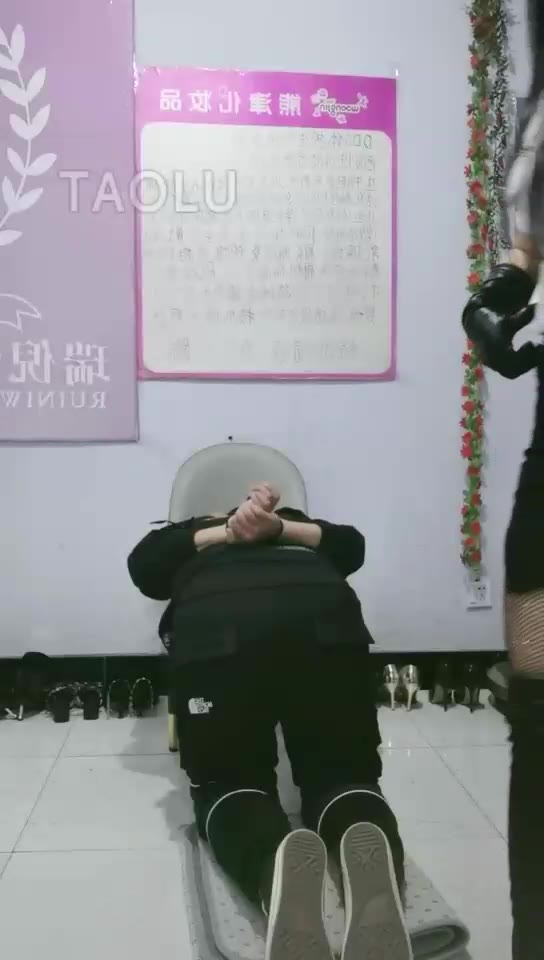 魔蝎女王 女警官严刑逼供偷画贼