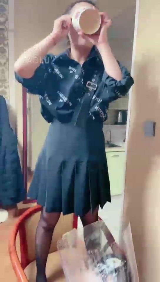 逗逗 完全犬化 积攒两天圣水灌顶 喝不下去就呛死你